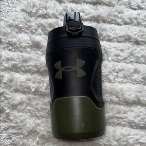 Under Armour Black and Olive Green water jug - 32oz